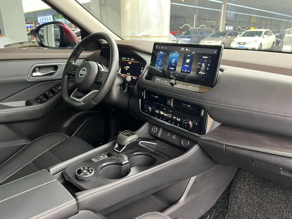 Nissan X-Trail VC-Turbo 300 CVT 4WD Extreme Edition 2023 — миниатюра 4