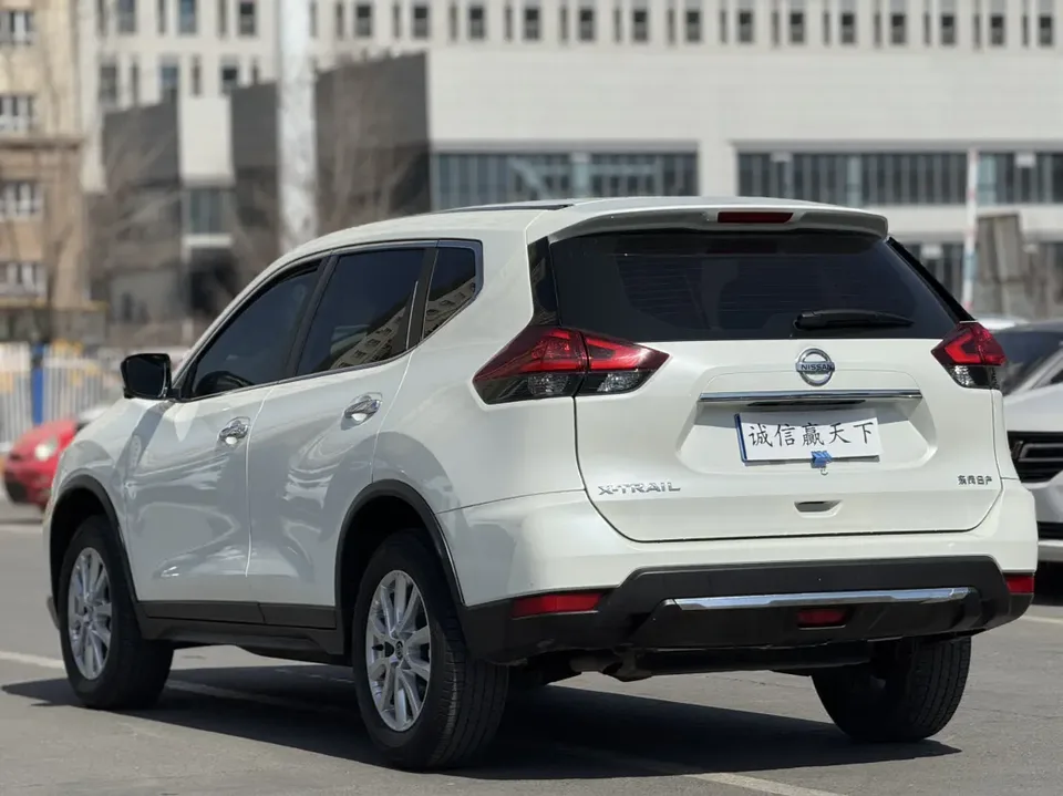 Nissan X-Trail Classic Edition 2.0L 2WD Smart Connection Comfort Edition 2024 — миниатюра 2