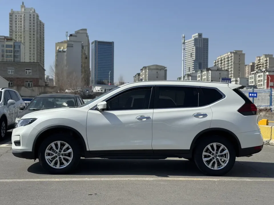 Nissan X-Trail Classic Edition 2.0L 2WD Smart Connection Comfort Edition 2024 — миниатюра 4