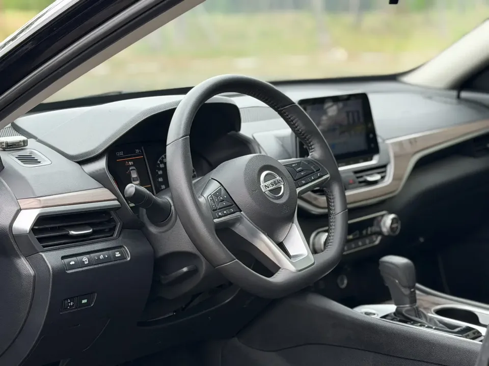 Nissan Altima Sound of nature 2021 2.0L XL Comfort Edition 2022 — thumbnail 3