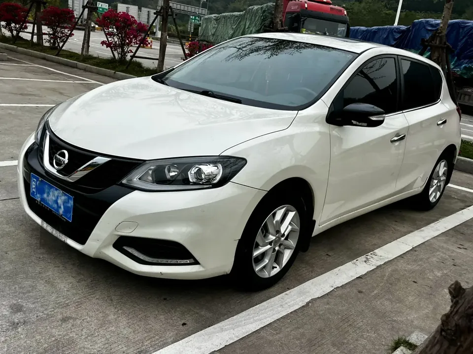Nissan Tiida Tiida 2021 Tiida 2021 1.6L CVT Smart Travel Edition 2022 — photo 1, buy with delivery to Moscow