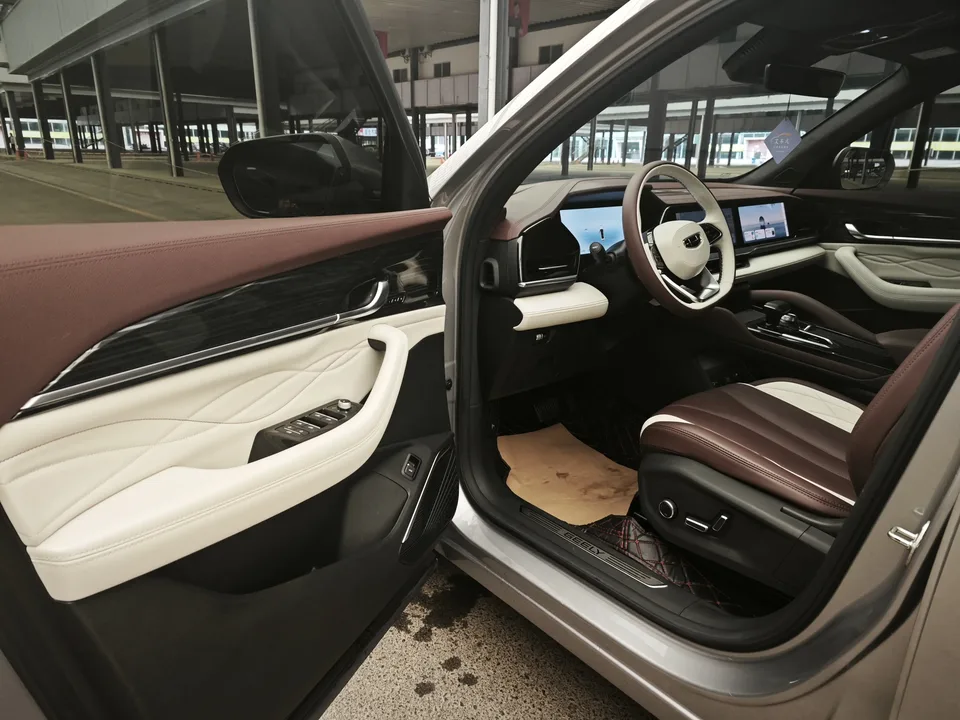 Geely Monjaro Xingyue L 2024 2.0TD High Power Automatic 2WD Yunqi Edition 2024 — миниатюра 3