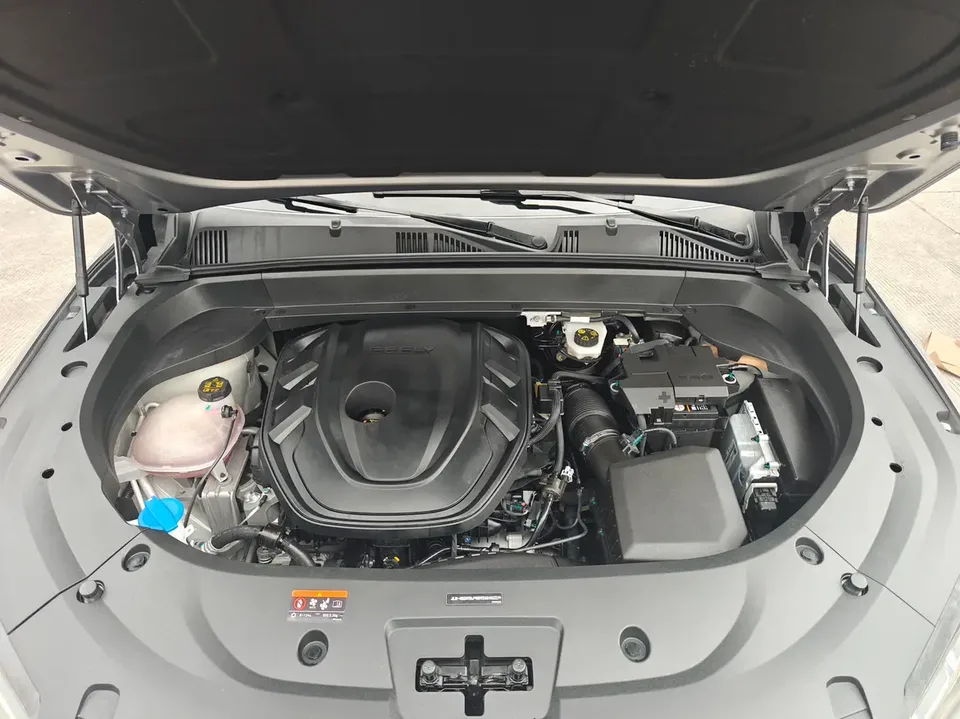 Geely Monjaro 2.0TD DCT EVO 2WD Premium Edition 2023 — миниатюра 3