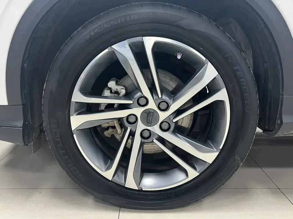 Geely Coolray SX11 240T DCT Diamond Edition 2022 — миниатюра 3