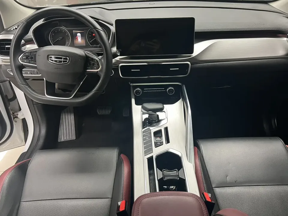 Geely Coolray SX11 240T DCT Diamond Edition 2022 — миниатюра 4