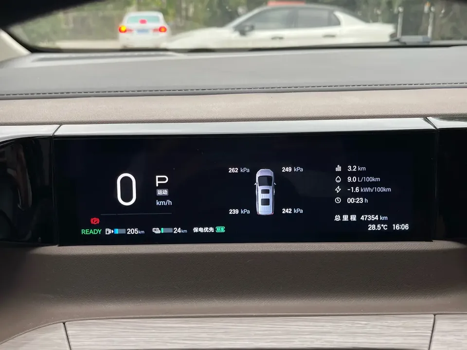 GAC Trumpchi E8 PHEV Trumpchi E8 PHEV 2024 2.0ATK 150km MAX version 2024 — миниатюра 4