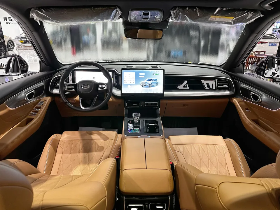 GAC Trumpchi GS8 Trumpchi GS8 2025 Pilot Series 2.0TGDI 2WD 5-seater Luxury Edition 2025 — миниатюра 3