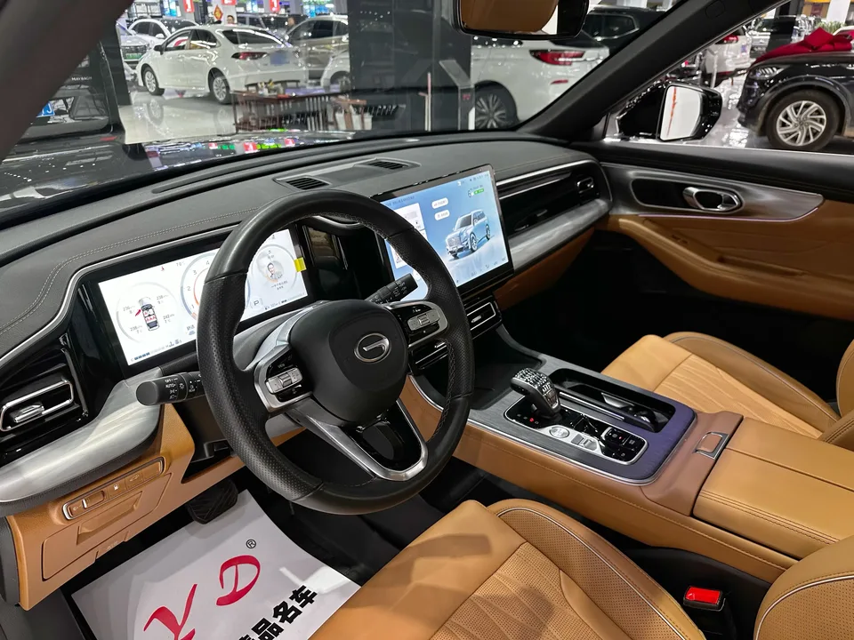 GAC Trumpchi GS8 Trumpchi GS8 2025 Pilot Series 2.0TGDI 2WD 5-seater Luxury Edition 2025 — миниатюра 4