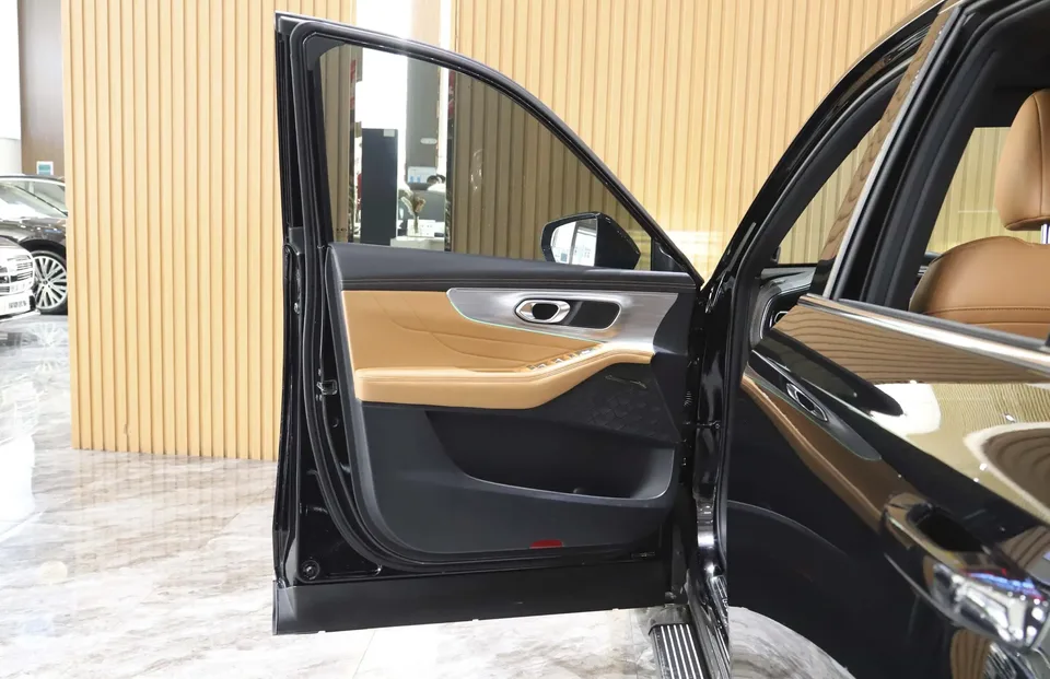 GAC Trumpchi GS8 Trumpchi GS8 2024 Pilot Series 2.0TGDI 2WD Luxury Connected Edition 2024 — миниатюра 5
