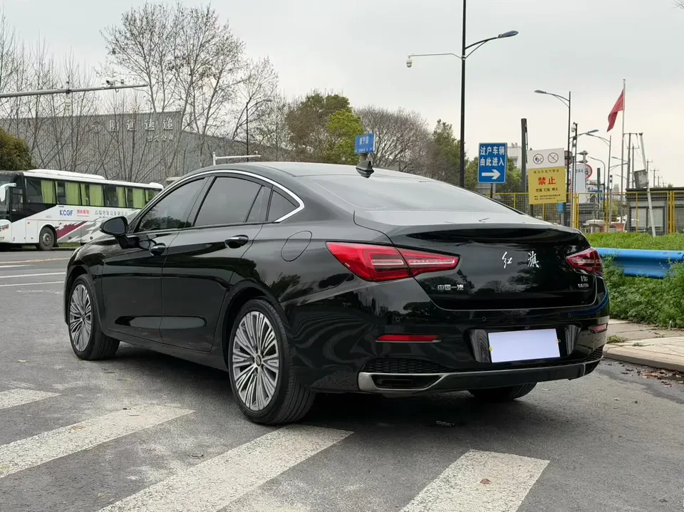 Hongqi H5 classic Hongqi H5 Classic 2022 1.5T DCT Flag Rhyme Edition 2023 — миниатюра 3