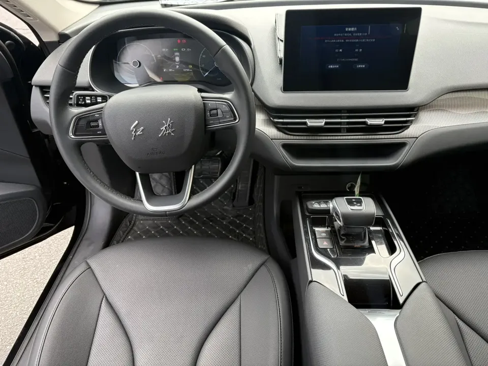Hongqi E-QM5 Charging Edition 2023 — миниатюра 3