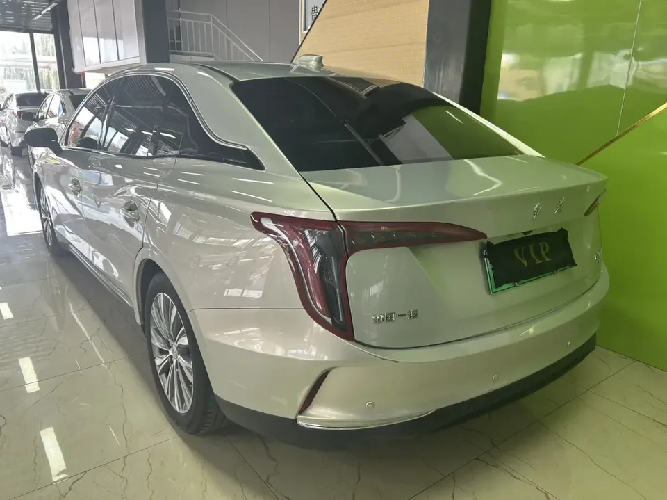Hongqi E-QM5 560KM PLUS version 140kW 2024 — миниатюра 4