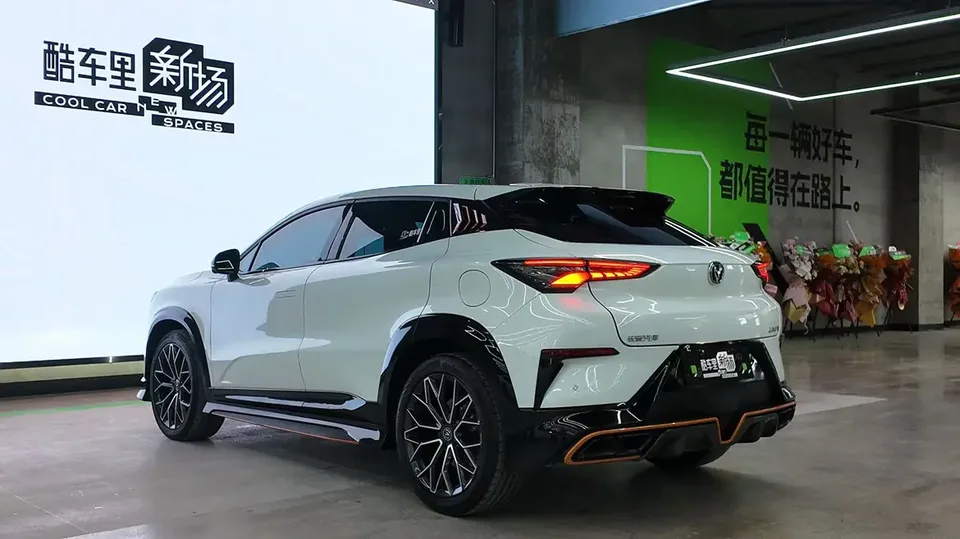 Changan UNI-T Changan UNI-T 2022 1.5T Premium Edition 2022 — миниатюра 2