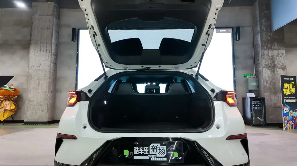 Changan UNI-T Changan UNI-T 2022 1.5T Premium Edition 2022 — миниатюра 4
