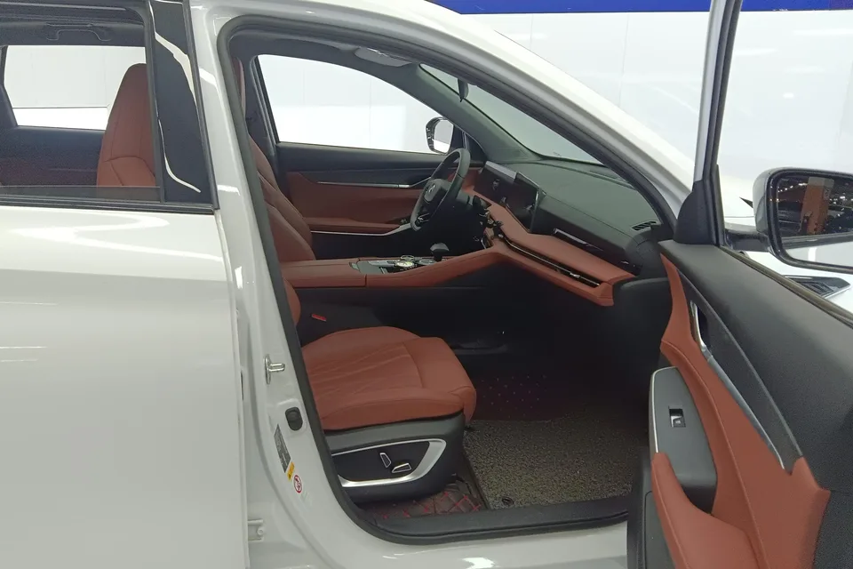 Changan CS75PLUS third generation champion version 1.5T automatic intelligent driving dynamic navigation model 2024 — миниатюра 4