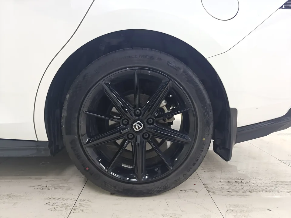 Changan UNI-V 1.5T Premium Edition 2023 — миниатюра 3