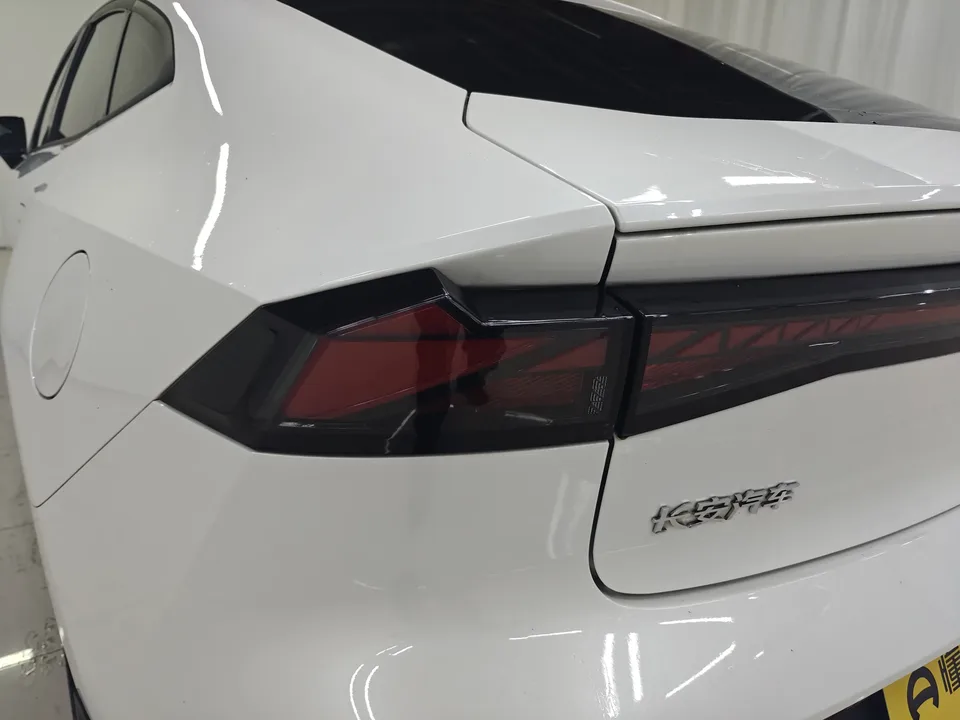 Changan UNI-V 1.5T Premium Edition 2023 — миниатюра 4