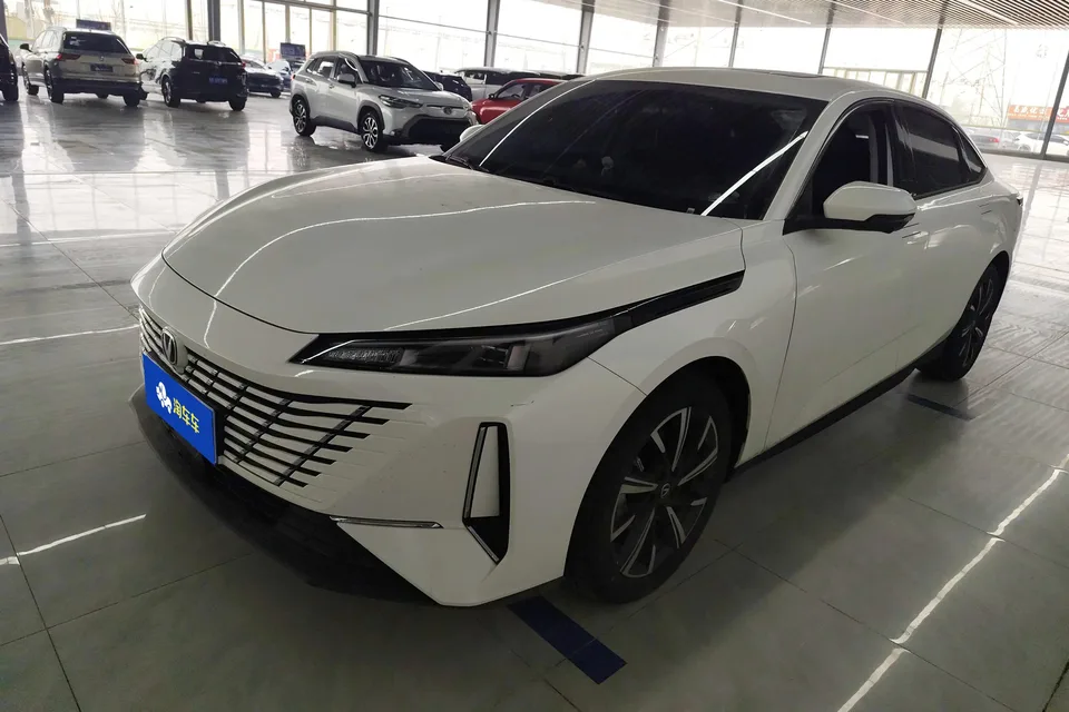 Changan Escape Escape 2024 1.5T DCT Premium Edition 2024 — photo 1, buy with delivery to Moscow