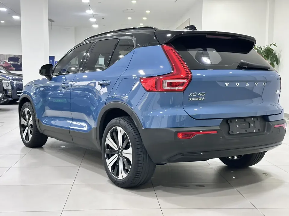 Volvo XC40 EV Volvo XC40 EV 2023 Long Range Edition 2023 — миниатюра 2