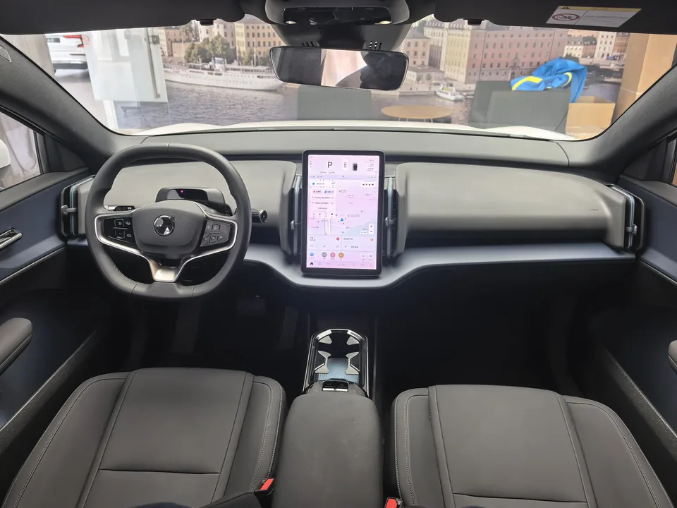 Volvo EX30 Volvo EX30 2025 RWD Core 2024 — миниатюра 3