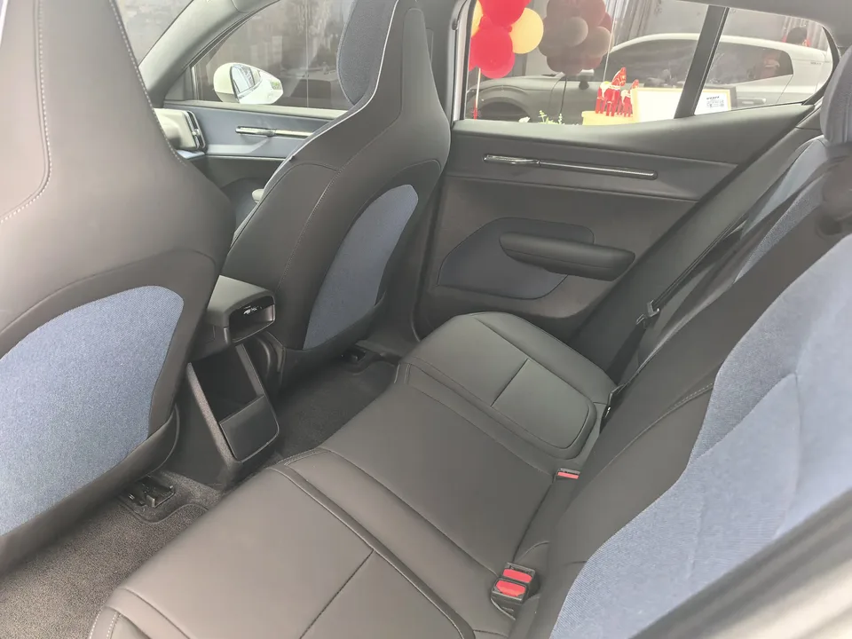 Volvo EX30 Volvo EX30 2025 RWD Core 2024 — миниатюра 5
