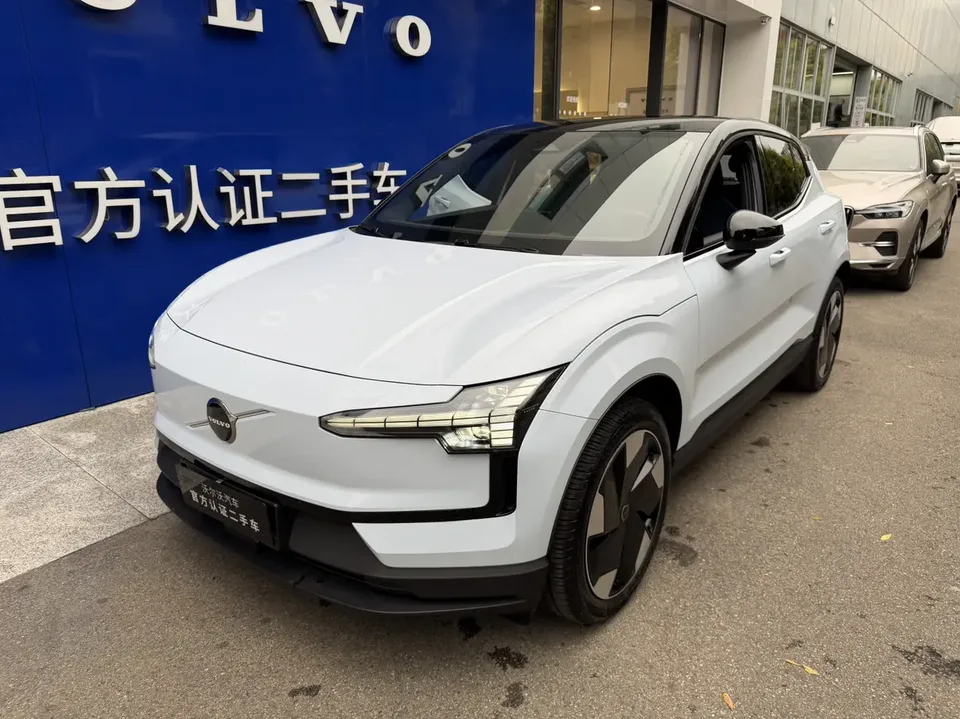 Volvo EX30 2024