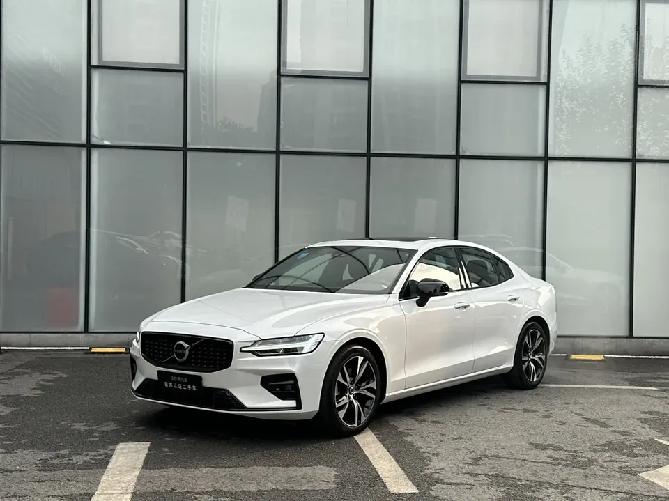 Volvo S60 2023