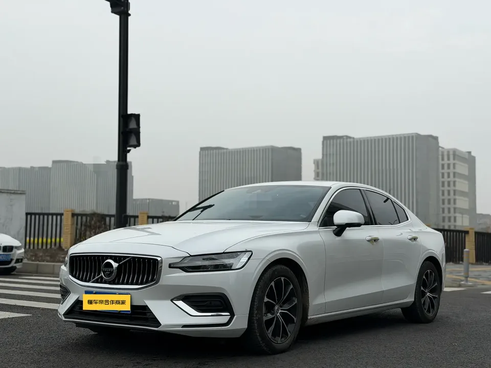 Volvo S60 2022