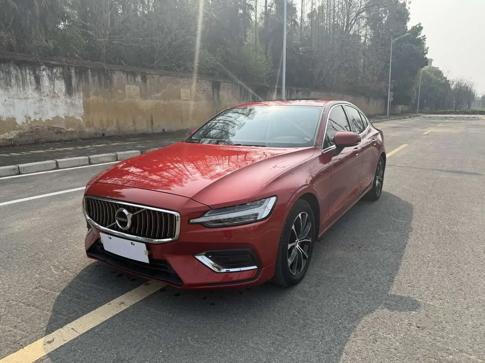 Volvo S60 2022
