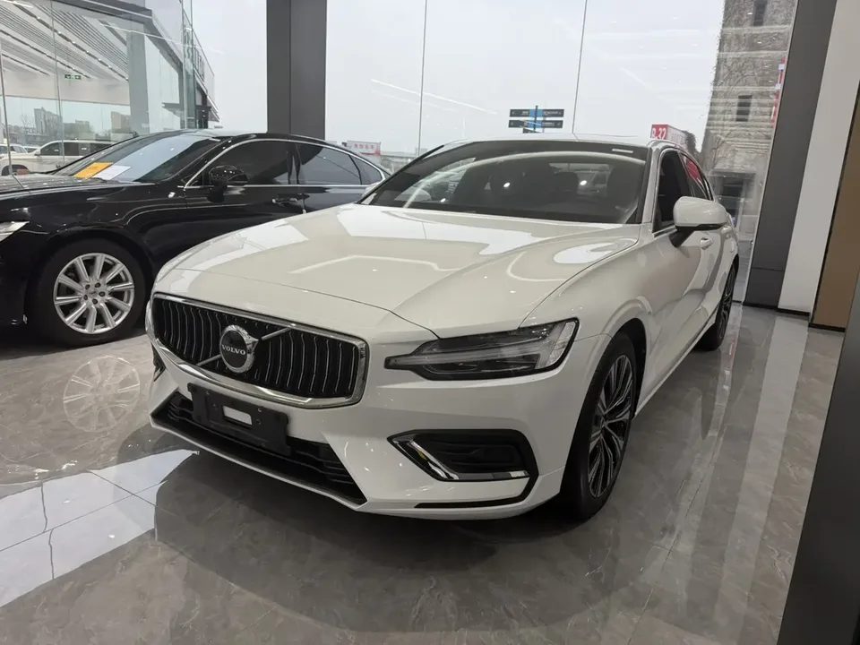 Volvo S60 2024