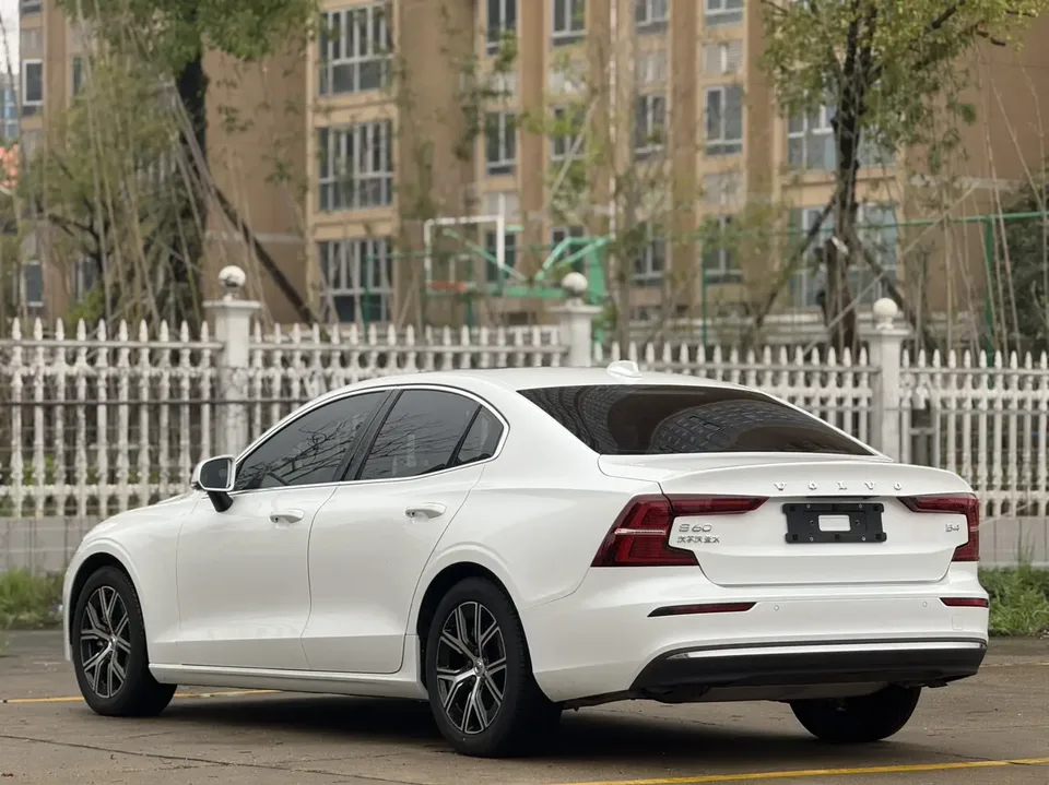 Volvo S60 Volvo S60 2024 B4 Luxury Edition 2024 — миниатюра 2