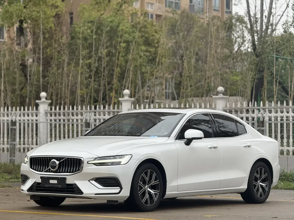 Volvo S60 2024