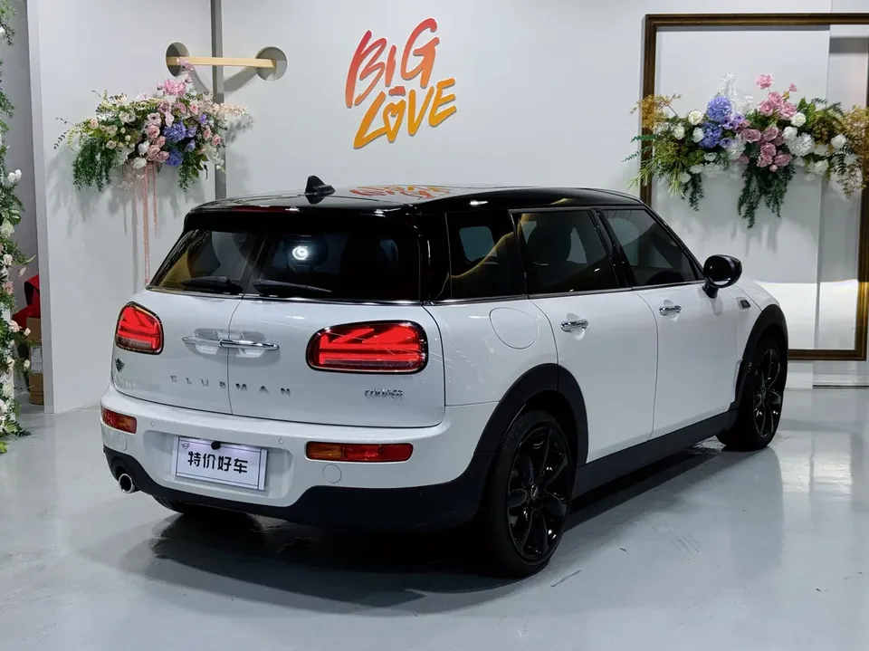 MINI Clubman MINI CLUBMAN 2023 facelift 1.5T COOPER Classic 2024 — миниатюра 2