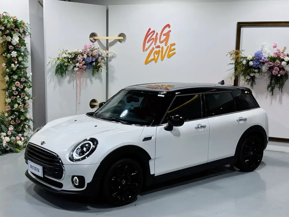 MINI Clubman MINI CLUBMAN 2023 facelift 1.5T COOPER Classic 2024 — миниатюра 5