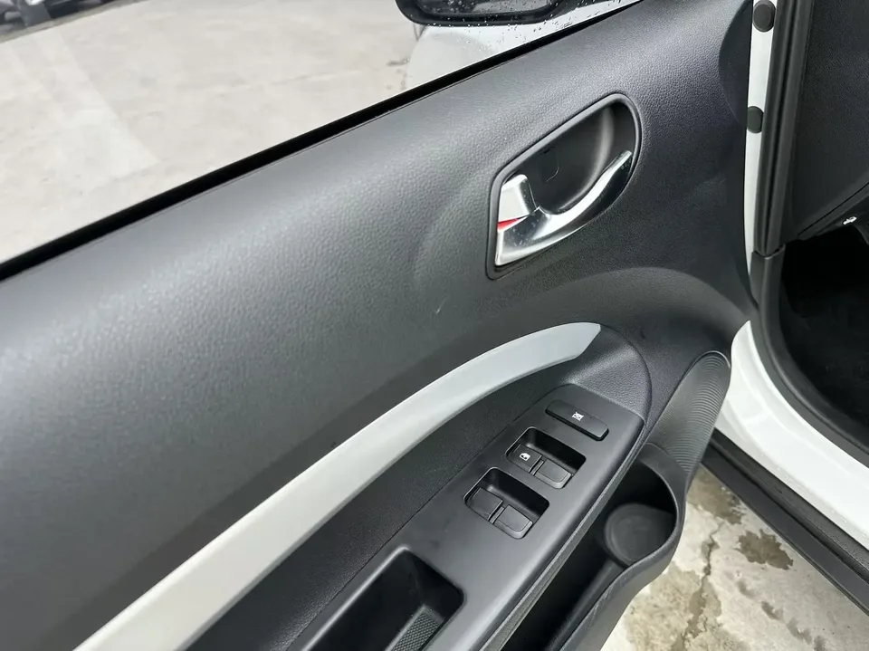 Kia KX1 Yipao facelift 1.4L CVT sunroof model 2024 — миниатюра 5