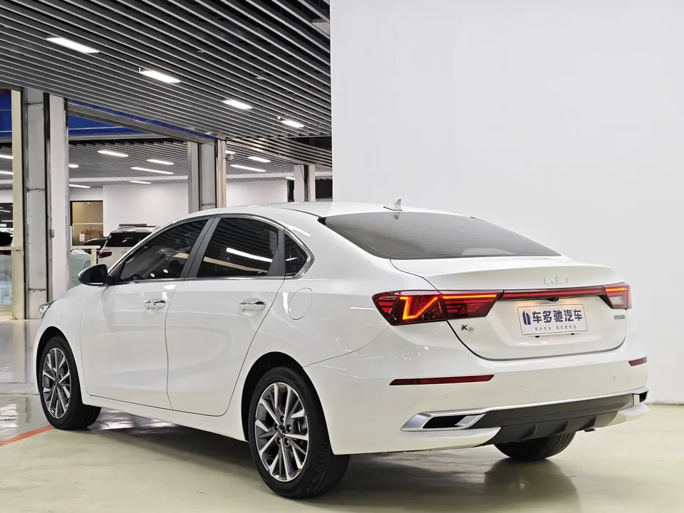 Kia K3 facelift 1.5L CVT fashion version 2023 — миниатюра 4