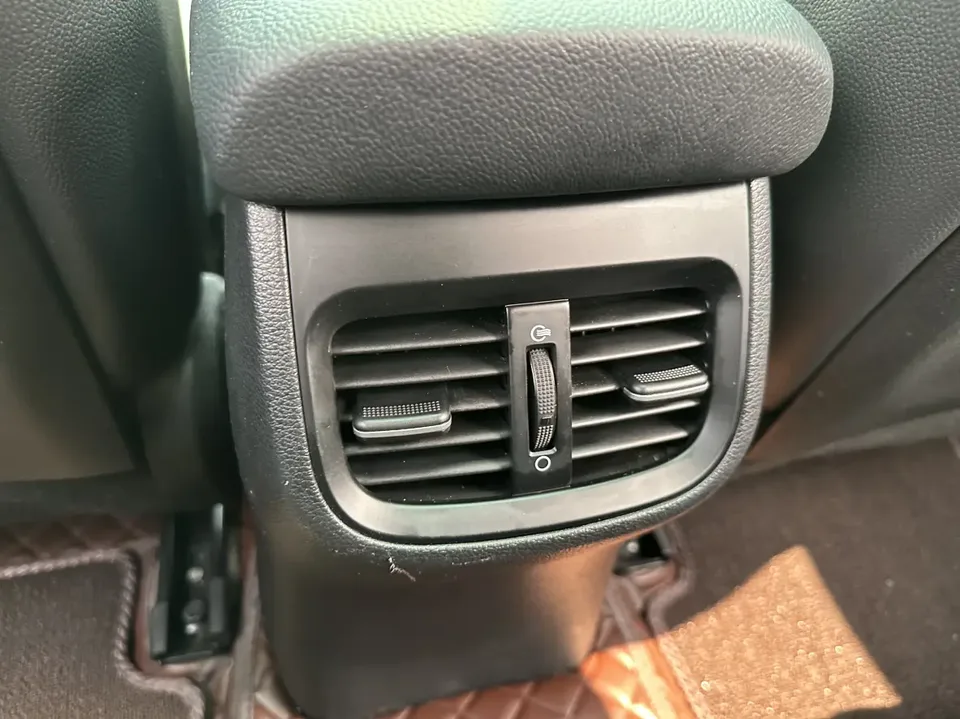 Kia K3 facelift 1.5L CVT fashion version 2023 — миниатюра 3