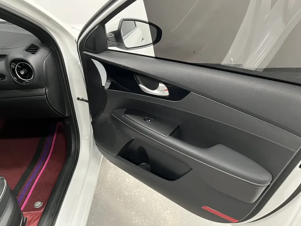 Kia K3 Kia K3 2023 1.5L IVT Deluxe Edition 2023 — thumbnail 5