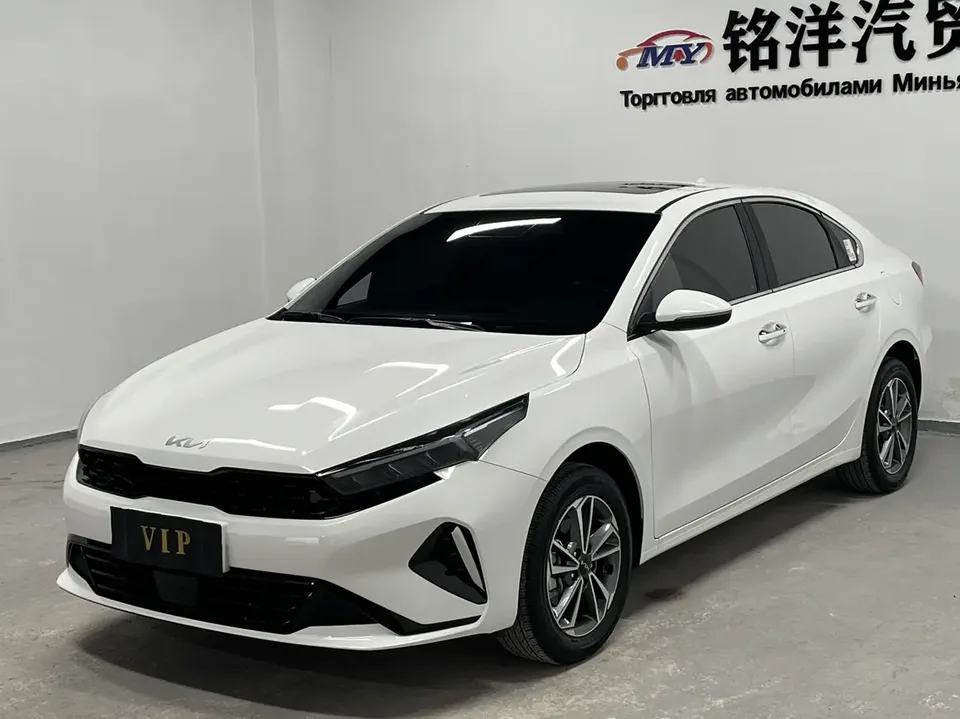 Kia K3 Kia K3 2023 1.5L IVT Deluxe Edition 2023 — photo 1, buy with delivery to Moscow