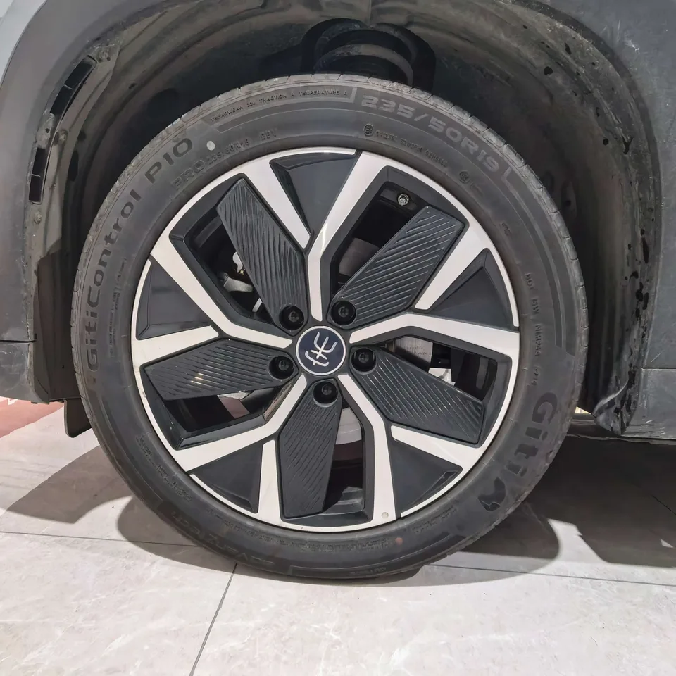 BYD Song L DM Intelligent Driving Edition DM-i 160KM Excellence Edition 2025 — миниатюра 2