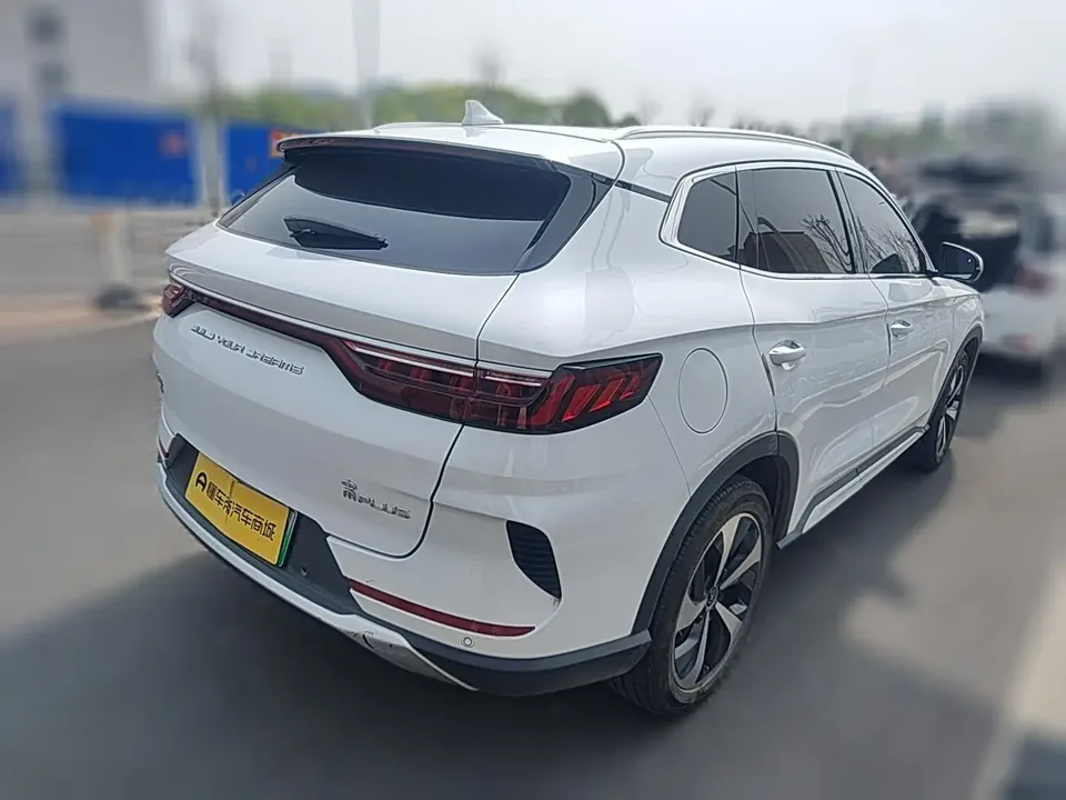 BYD Song PLUS DM DM-i 110KM 2WD Flagship PLUS 2022 — миниатюра 4