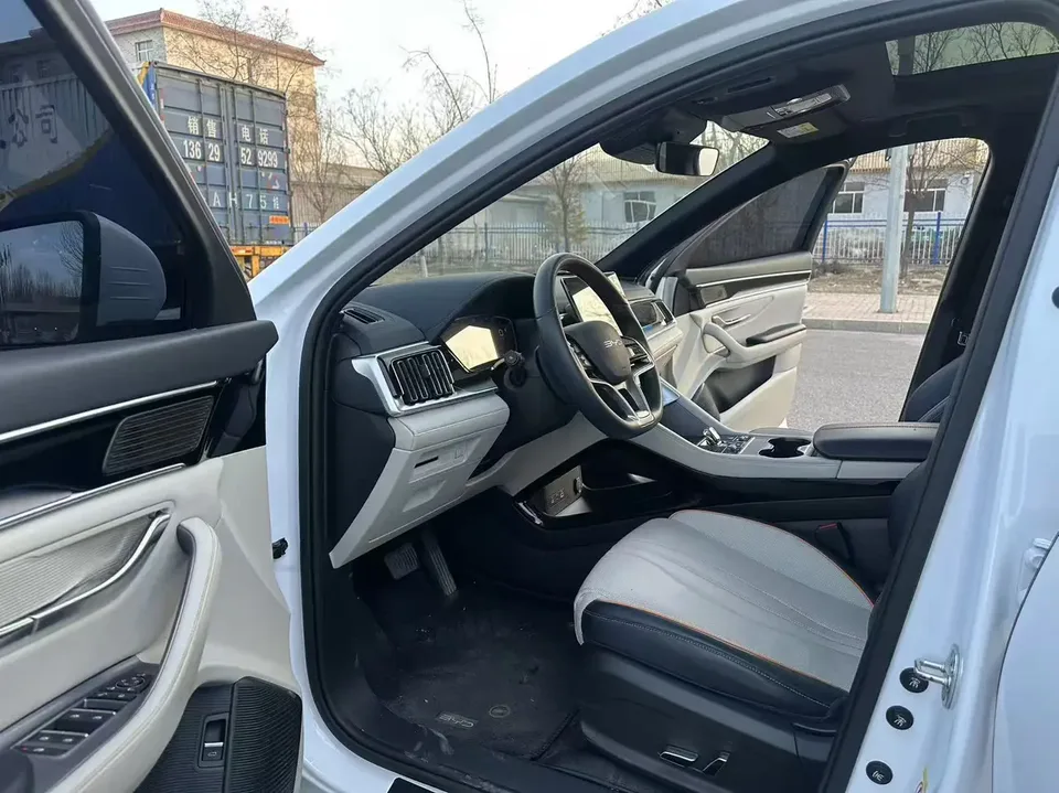 BYD Song PLUS DM DM-i Honor Edition 110KM Flagship PLUS 2024 — миниатюра 5