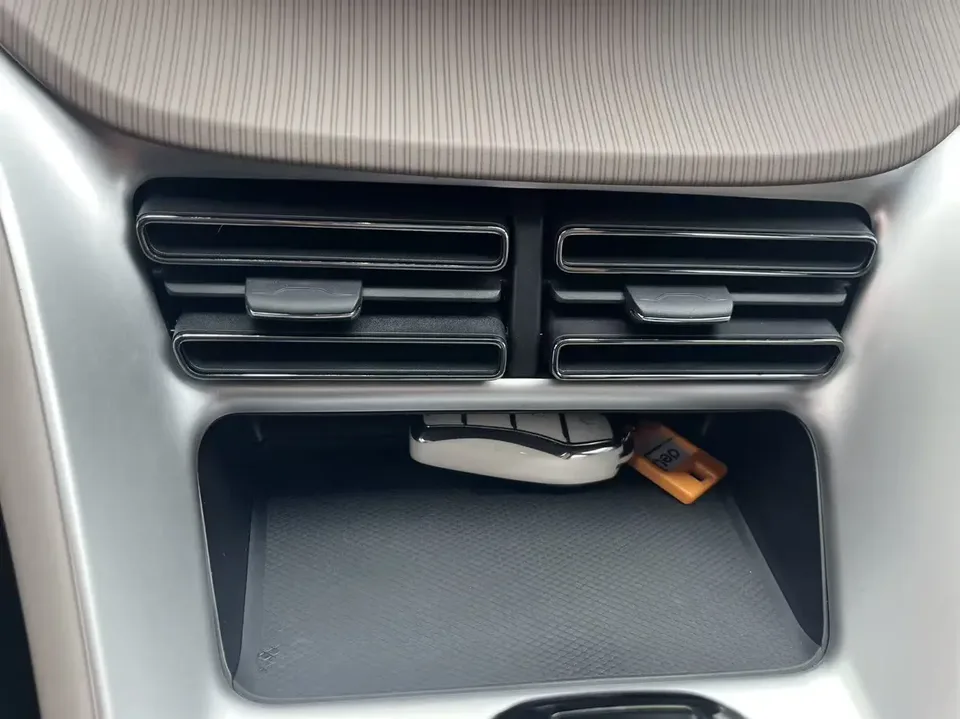 BYD Song Pro DM DM-i Honor Edition 71km Pilot Edition 2024 — миниатюра 3