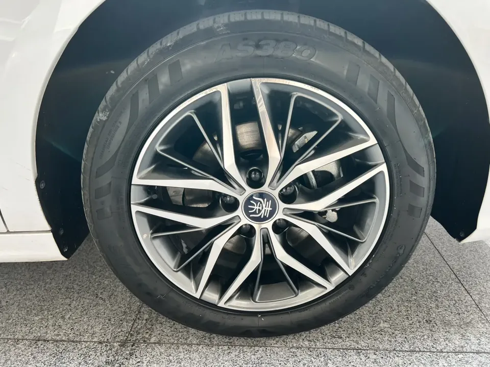 BYD Qin PLUS DM Qin PLUS DM 2023 DM-i Champion Edition 120KM Beyond Edition 2023 — thumbnail 3