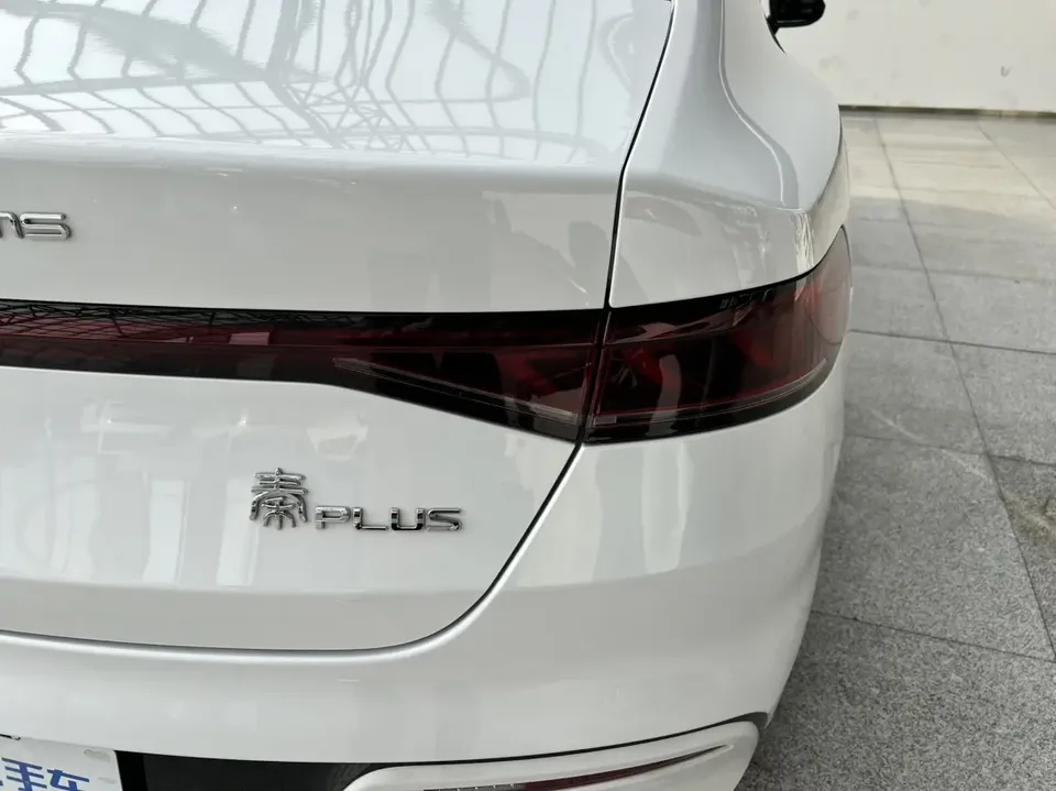 BYD Qin PLUS DM Qin PLUS DM 2023 DM-i Champion Edition 120KM Beyond Edition 2023 — thumbnail 4