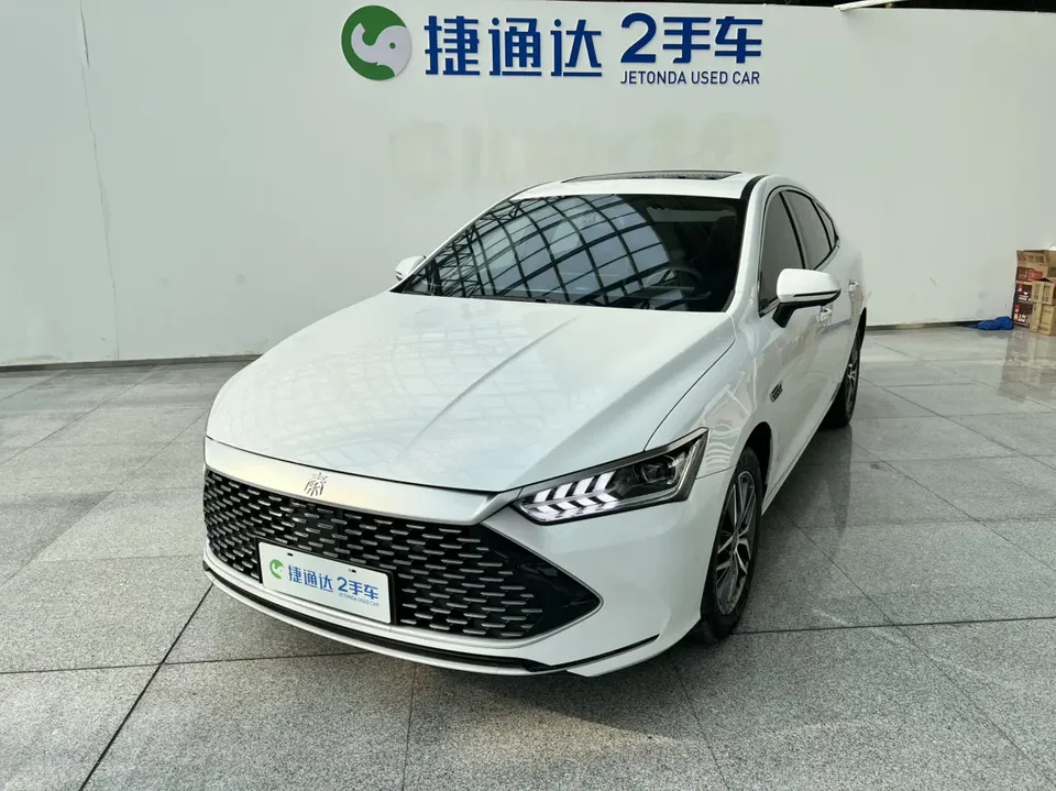 BYD Qin PLUS DM Qin PLUS DM 2023 DM-i Champion Edition 120KM Beyond Edition 2023 — photo 1, buy with delivery to Moscow
