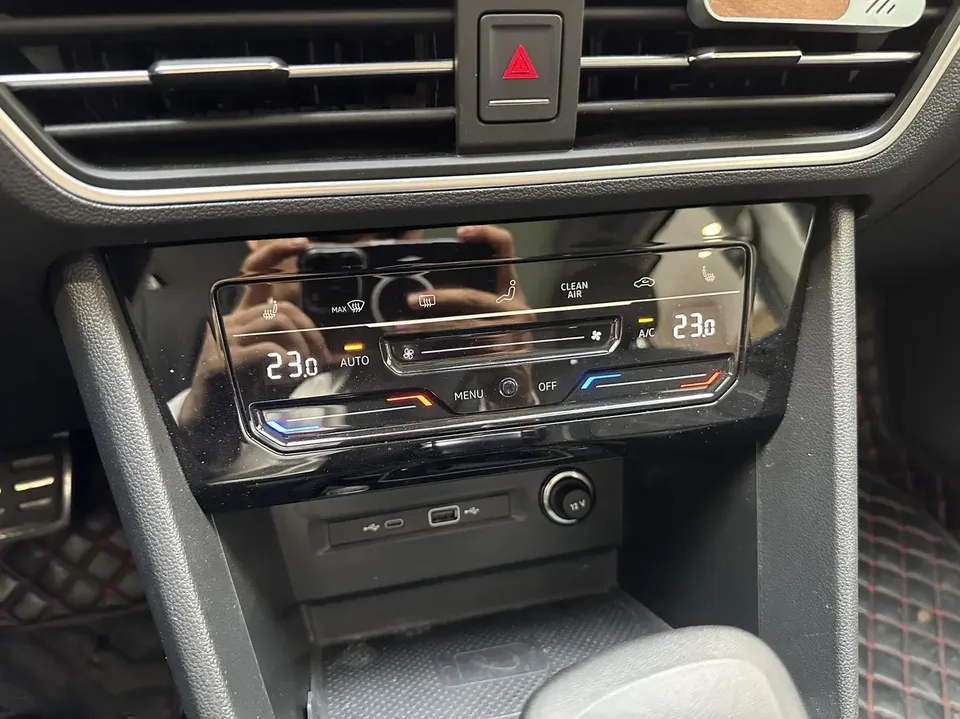 Volkswagen Tiguan L Tiguan L 2023 330TSI 2WD R-Line Enjoy Edition 2022 — миниатюра 3