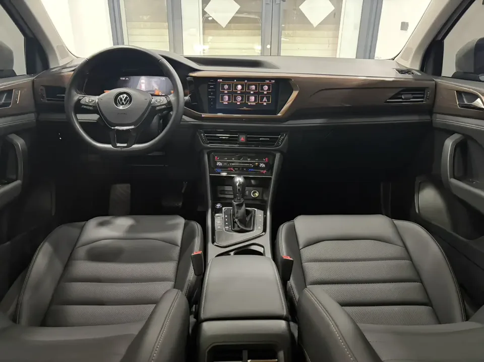 Volkswagen Tharu 280TSI 2WD Luxury Edition 2023 — миниатюра 3