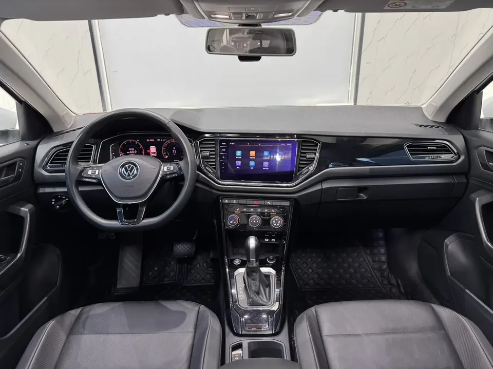 Volkswagen T-Roc T-Roc 2022 Tange 280TSI DSG two-wheel drive comfort PLUS 2023 — thumbnail 3