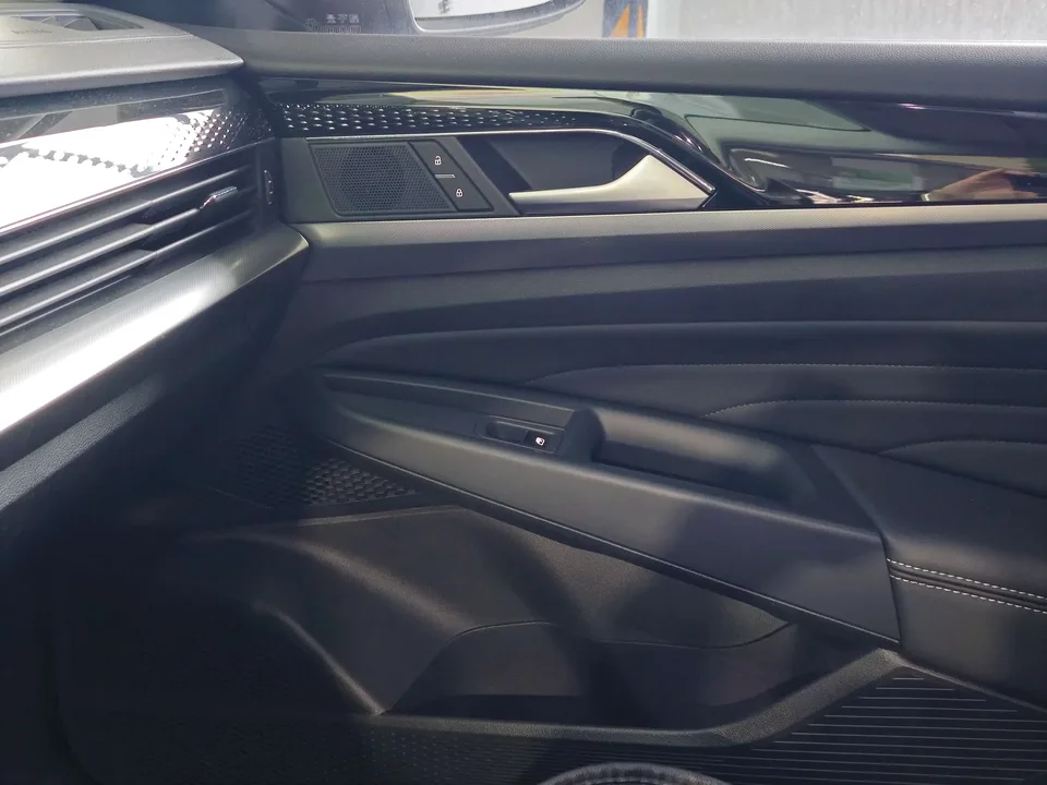 Volkswagen Passat Passat 2022 330TSI Starry Sky Deluxe Edition 2022 — миниатюра 3